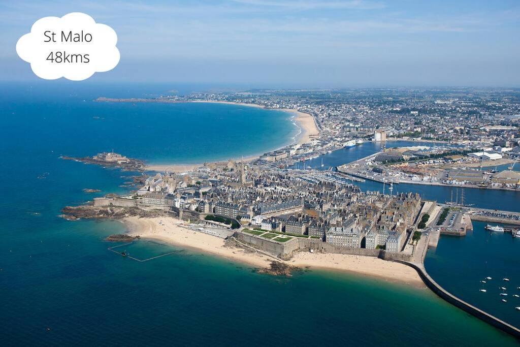 Vila Gite De L'Abri-Cotier 14 Pontorson Exteriér fotografie